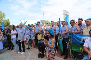 Астраханские патриоты на праздновании 92-й годовщины со дня образования Воздушно-десантных войск